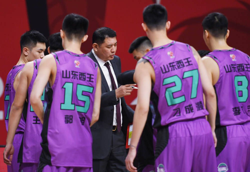 哈利伯顿带病出战砍26分10板13助0失误进3+1+助攻收割比赛NBA季中锦标赛1/4决赛，步行者在主场以122-112复仇凯尔特人，杀进半决赛。